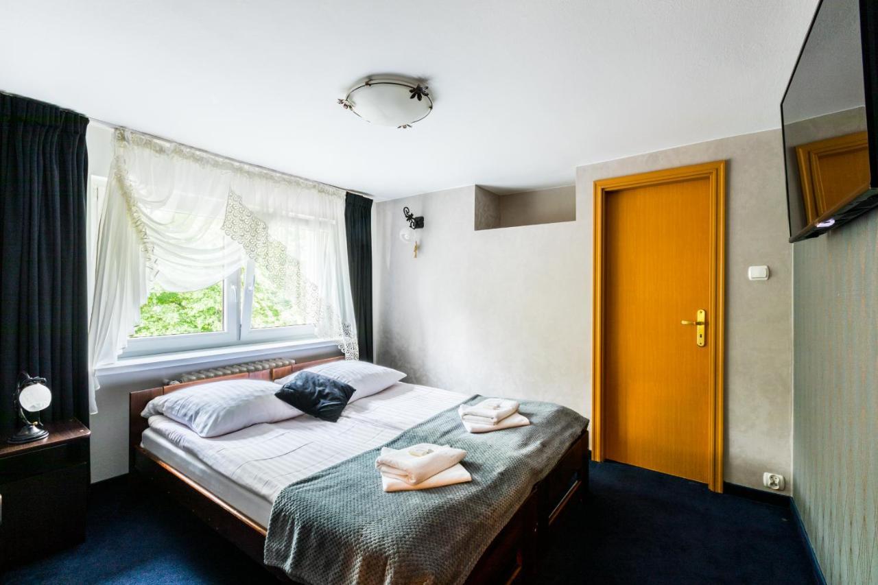 Bed and breakfast Bialy - 600m Krupowki *